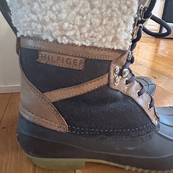 Tommy Hilfiger Women's Winter Snow Boots - Size 8M - Picture 4 of 10